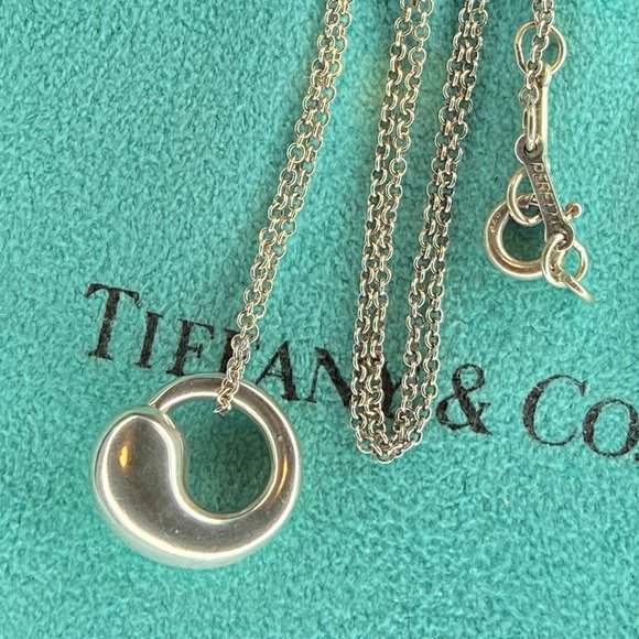 Tiffany & Co. Silver Eternal Circle bean Pendant Necklace 16" - Picture 5 of 9